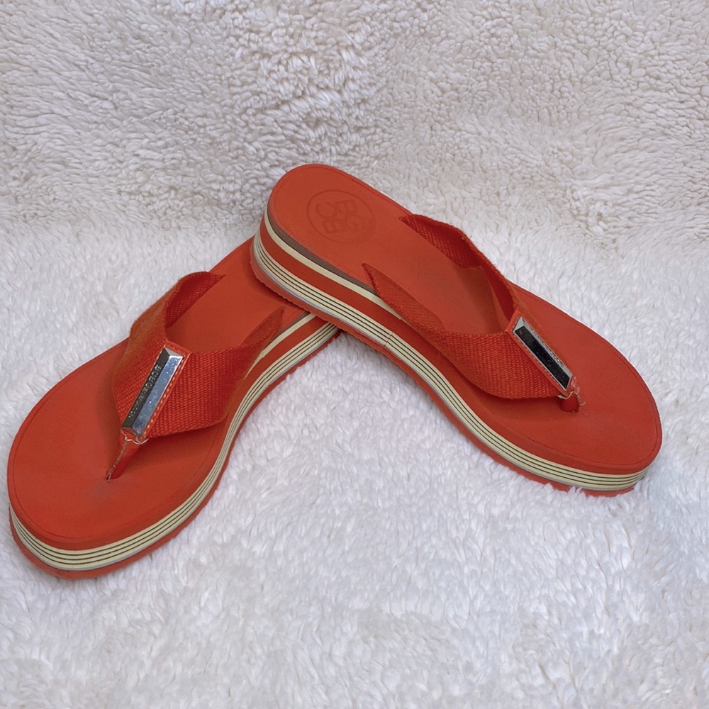 BCBG flips